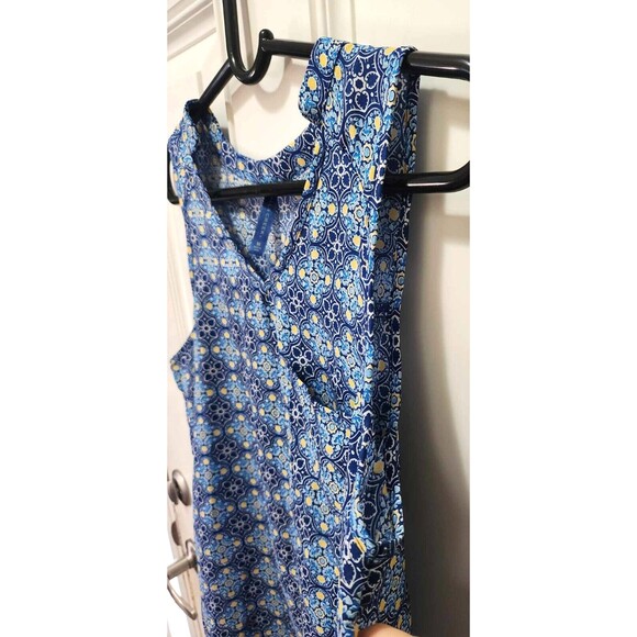 Sleeveless Blue Floral Blouse Tank Front Pocket Womens Size Medium - Picture 3 of 6
